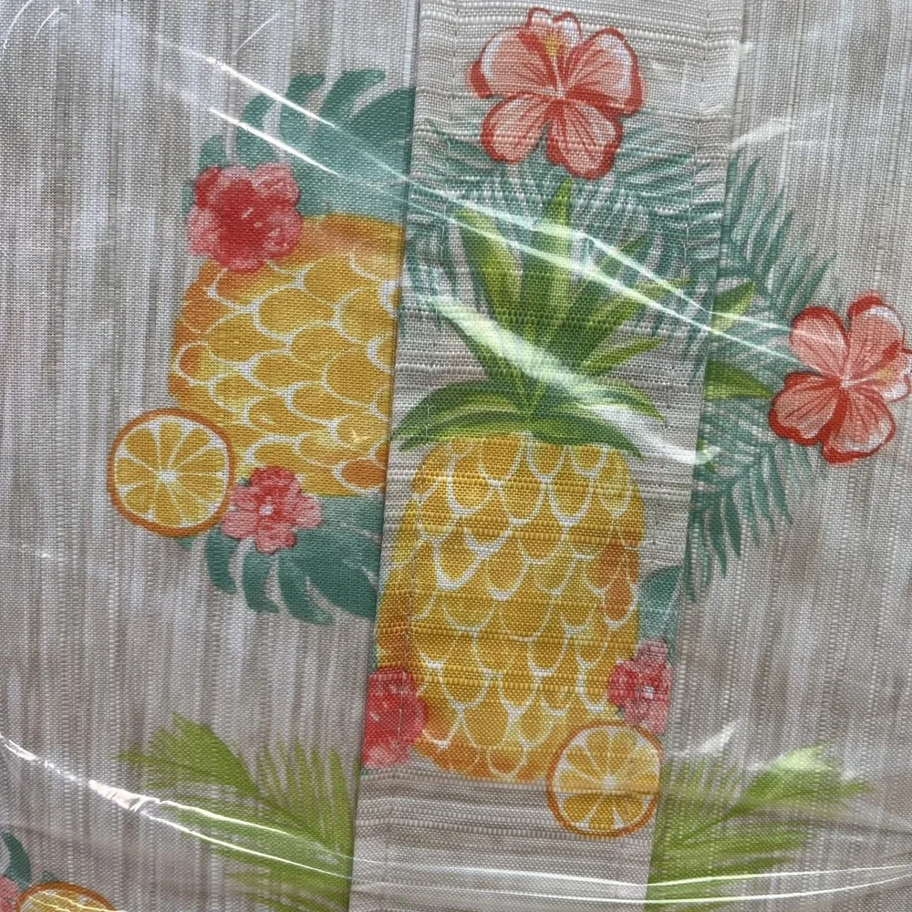 Celebrate Summer Together 70‎ in Round Tablecloth Pineapples Indoor/Outdoor NEW